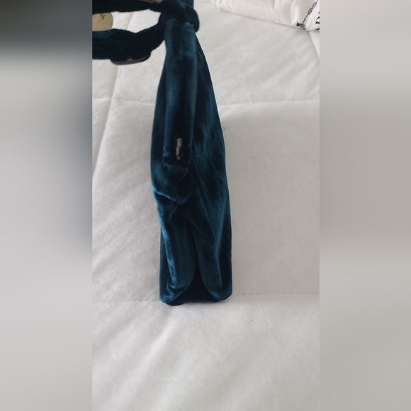 NWT! Vintage Prada Velluto Fibbie Frame Bag in luxurious Deep Blue Velvet! - Picture 8 of 12